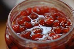 rowan berry jelly