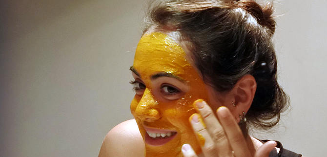 7 Reasons to Use Turmeric for Skin
