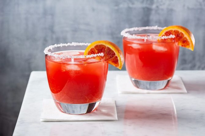 Make a delicious blood orange margarita: Enjoy this cocktail