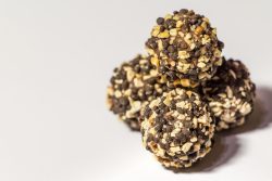 Peanut Butter Protein Balls for Healthy Snacking