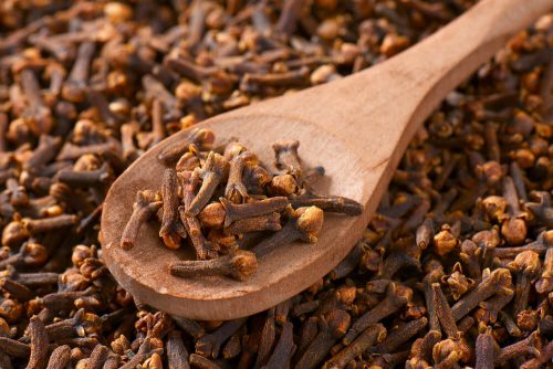 benefits of cloves to a woman